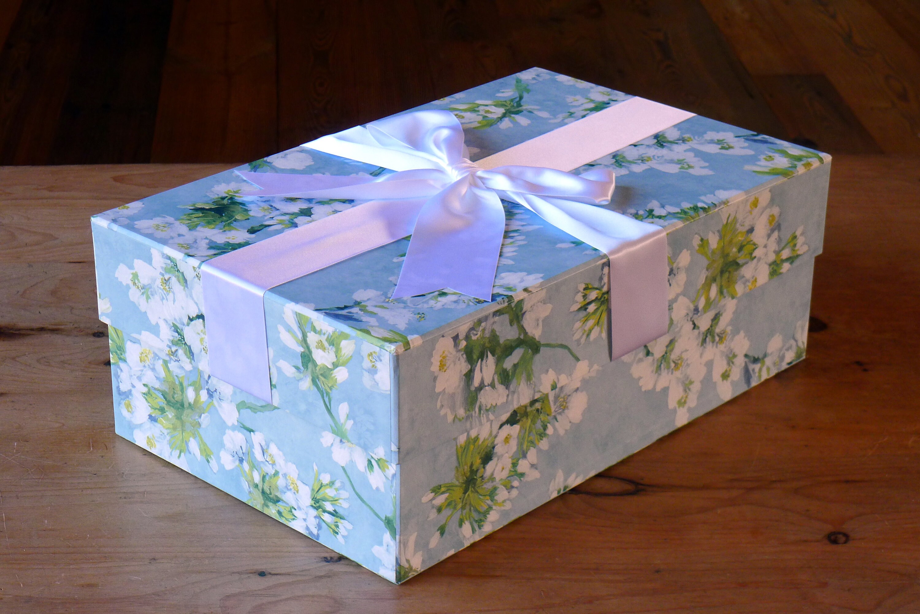 bridesmaid dress box Wedding Dress Shadow Box | Large Display Case for Bridal Gown | Handmade Keepsake Frame UK