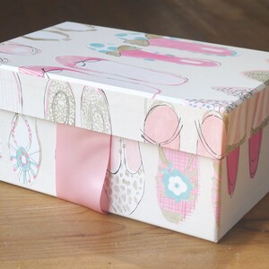 The Empty Box Company Handmade 
Luxury Shoe Box (Large) in World at Your Feet Design