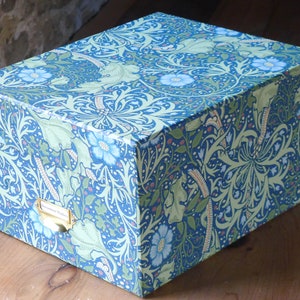 Estuche para documentos William Morris con diseño de algas marinas / Almacenamiento hecho a mano / Almacenamiento inteligente para el hogar