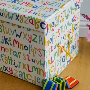 Caixa de brinquedos infantil contemporânea grande