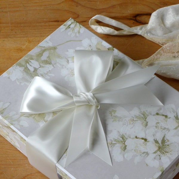 Boîte de lingerie de mariage en perle de fleur de verger - Cadeaux faits à la main pour la mariée ou la fête de mariage