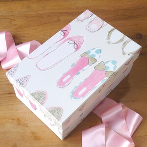 The Empty Box Company Handmade 
Luxury Shoe Box (Large) in World at Your Feet Design