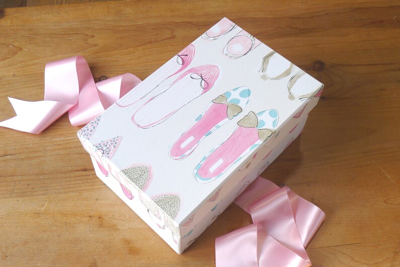 The Empty Box Company Handmade 
Luxury Shoe Box (Large) in World at Your Feet Design