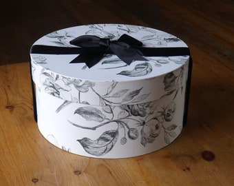 Vintage the Blum Store Round Hat Box --- Retro 1950s 1960s  display picture 3