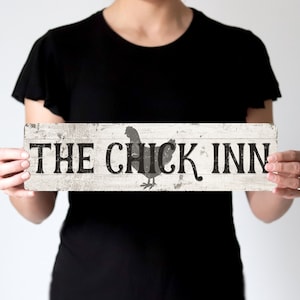 Chicken coop sign - The Chick Inn - Backyard Chicken - Chicken Coop Decor - chicken coop sign - chicken enthusiast gift - farm sign