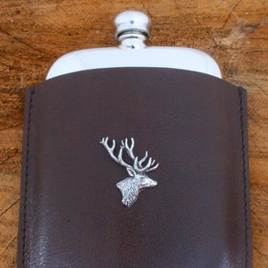 Stag Head Pewter 4 oz Kidney Hip Flask In Brown Leather Pouch Father&#39;s Day Father&#39;s Day Gift Personalised Free Engraving  347 pf