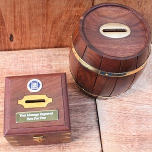 Salvadanaio in legno Lest We Forget o barile per soldi con incisione gratuita personalizzata Esercito Marina RAF Regalo per la festa del papà mb