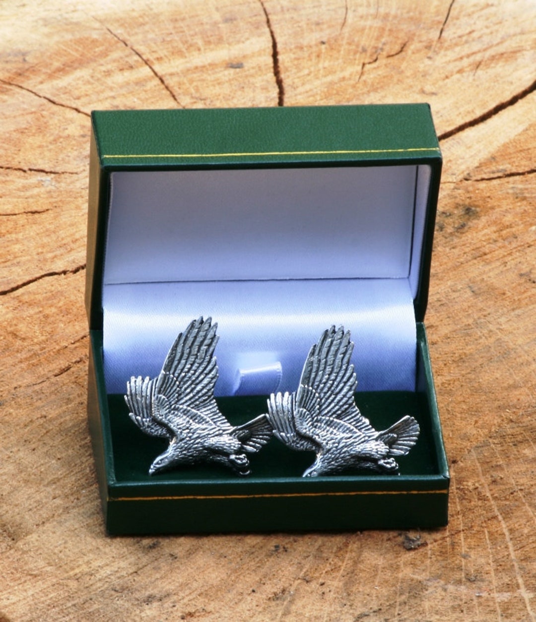 thumbnail image 2 of UK Handmade Swooping Hawk Pewter Pin Brooch - Falconry Eagle Raptor Bird Badge 2 of 4
