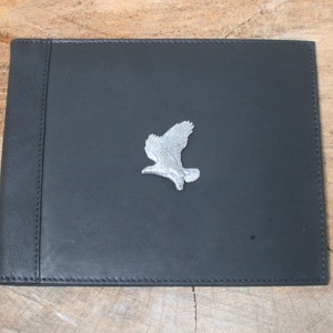 Cartera porta credencial azul para discapacitados de Aves de Presa y ranura para temporizador Estuche de cuero negro Halcón Águila Osprey Regalo para el Día del Padre db