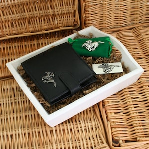 Horse Racing Men’s Gift Set – Black Leather Wallet, Stainless Steel Money Clip & Pin Badge