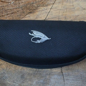 Angeln Fliegen Segeltuch Brillenetui Schwarz Schutzform Sport Vatertagsgeschenk Personalisierbar Freie Gravur 130 cg