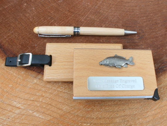 Fly Fishing Luggage Tag Card Holder Ballpoint Pen Wooden Set Travel Label  Free Engraving Reel Fly Carp Gift Lu 