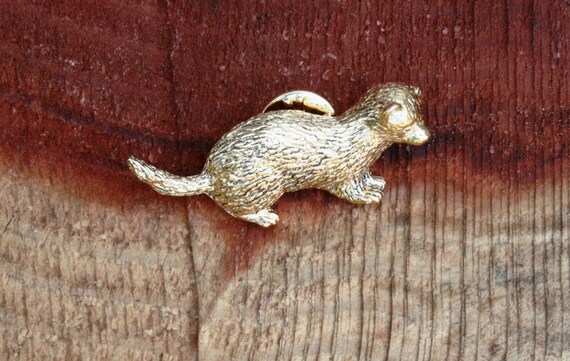 Ferret Emblem Belt Buckle and Leather Belt in Gift Tin Ideal Hunting Present