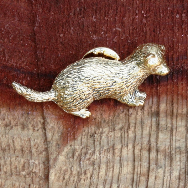 Ferret  Gold Plated Pin Lapel Badge Fathers Day Gift Ferreting Country Sports Gift 126