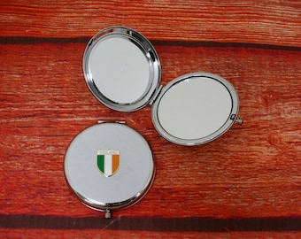 Espejo de bolsillo compacto con iconos irlandeses para mujer, cromado y niquelado, personalizado, grabado gratuito, trébol, arpa, jockey celta, regalo de San Valentín.
