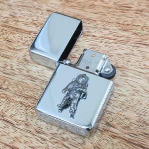 Spaceman Petrol Windproof Lighter Engraved Space Travel Father&#39;s Day Gift 417 ls