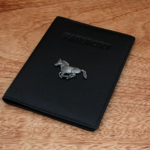 Horse Running Leather Passport Holder RFID Black Or Burgundy Horse Father&#39;s Day Father&#39;s Day Gift X189 pp
