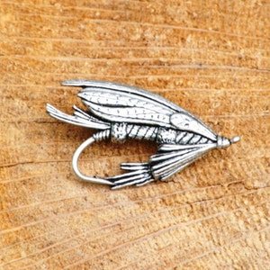 Fly Lure Pin Brooch Badge Pewter Coarse Fishing Father&#39;s Day Gift 130 pm