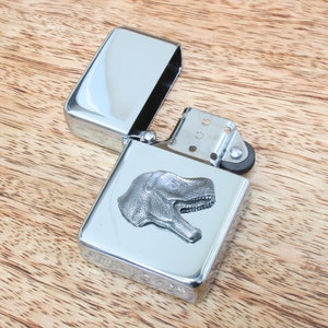 Encendedor personalizado de gasolina con diseño de dinosaurio TRex, estegosaurio, pterodáctilo y dimetrodón. Regalo para el Día del Padre.