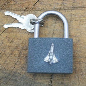 Space & Rockets Padlock Love Lock Wedding Anniversary Couple Bridge Unity Lock Free Engraving Shuttle Earth Saturn Fathers Day Gift pl