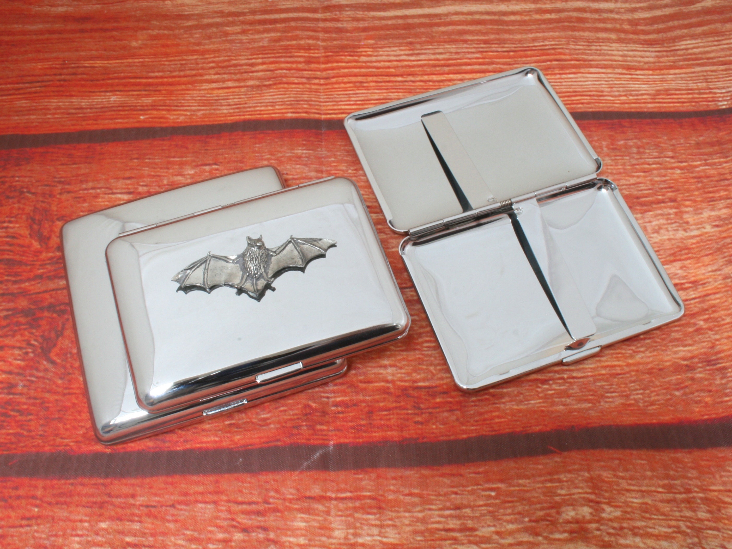 kuromi cigarette case 2024 Cute transparent visible cigarette case with lighter, USB fast  charging connector box, tungsten lighter, pressure-resistant and anti-fall,  20 regular size cigarette cases (color: B) (Color : A) : Amazon.ie: Fashion