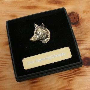 Coyote Dog Head Gold Plated Pin Lapel Badge Coyote Dog Father&#39;s Day Gift Engraved Box