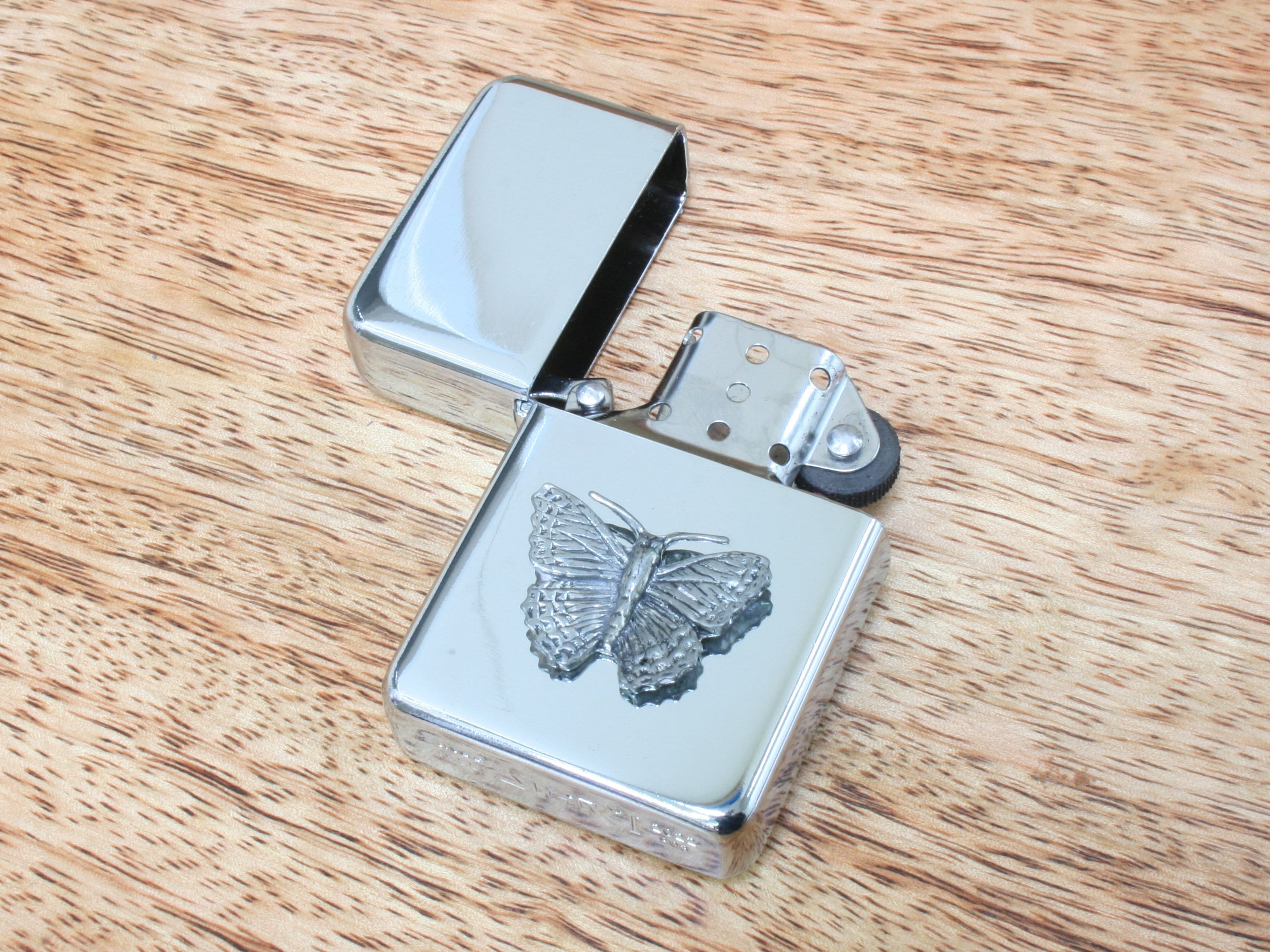 Lighter I Love my Butterfly Garden CHROME Lighter I Love my Butterfly Garden CHROME