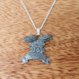 Collar de tiro al plato y colgante de peltre para mujer, cadena en bolsa blanda, trampa para palomas de arcilla, regalo para el Día del Padre.