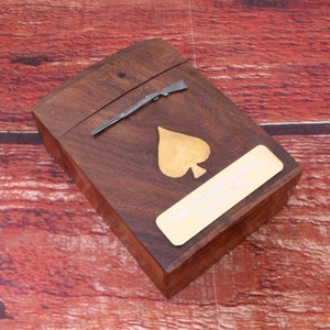 Houten doos met speelkaarten voor jachtgeweren en geweren inclusief speelkaarten met gepersonaliseerde gratis gravure Schieten Vaderdagcadeau wcb