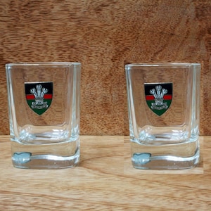 Par de vasos de chupito de cristal con motivos militares del Regimiento Galés, regalo para el Día del Padre