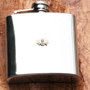 Enamel Bee 6oz Hip Flask Great Apiarist Fathers Day Gift FREE engraving   028 hf