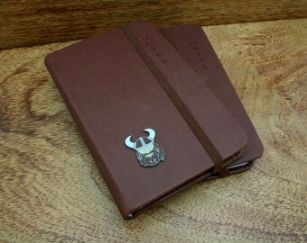 Historische Figuren Paar A5 oder A6 Notizbücher Schwarz, Braun, Grau oder Blau Churchill König Henry Denim Geburtstagsgeschenk