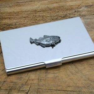 Fluss Fisch Metall Business Kreditkartenhalter mit personalisierter kostenloser Gravur Vatertagsgeschenk Karpfen Forelle Hecht Vatertagsgeschenk mch