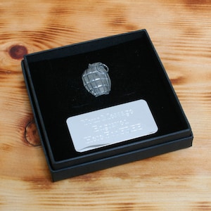 Legerspeld, revers, badge of magneet, in gepersonaliseerde Vaderdagcadeaudoos of Vaderdagcadeauzakje Soldaat Tankartillerie Vaderdagcadeau pm