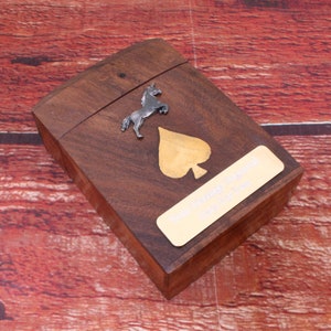 Boîte de cartes à jouer en bois mythologie et fantaisie comprenant des cartes à jouer avec gravure gratuite Dragon extraterrestre licorne cadeau fête des pères wcb
