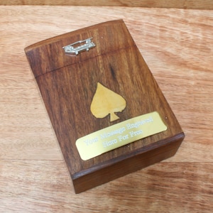 Helicópteros e Rotores Caixa de cartas de baralho de madeira e cartas de baralho com gravura personalizada grátis Chinook Apache Tour Presente de dia dos pais wcb
