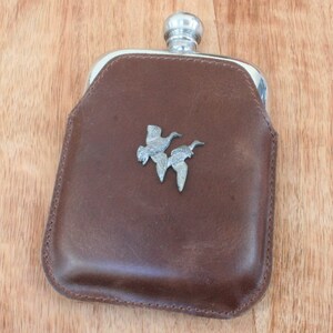Petaca de peltre de 4 oz para caza, bolsa de cuero marrón, cartucho personalizado con grabado gratuito, regalo para el Día del Padre, Labrador Spaniel
