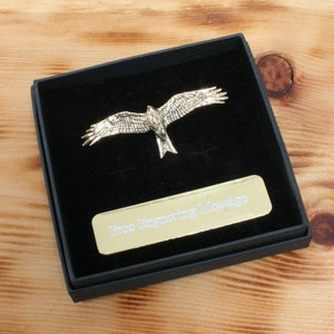 Red Kite Gold Plated Pin Lapel Badge Falconry Bird Of Prey Father's Day Gift Engraved Box Option