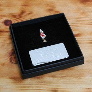 Great British Icons Pin Lapel Badge Or Magnet In Personalised Gift Box or Gift Pouch London Bus Taxi Post Box Gift pm