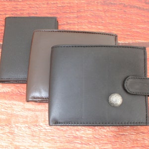 Cartera de cuero con diseño de pelotas deportivas, color negro y marrón, o tarjetero para hombre, ideal para fútbol, golf, billar o regalo del Día del Padre.