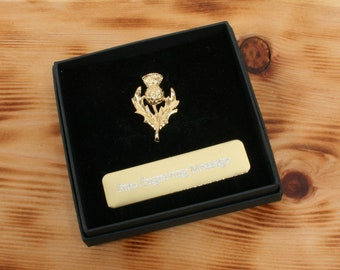 Pin de solapa chapado en oro con cardo, diseño escocés de Macbeth y Shakespeare, regalo de cumpleaños, opción de caja personalizada