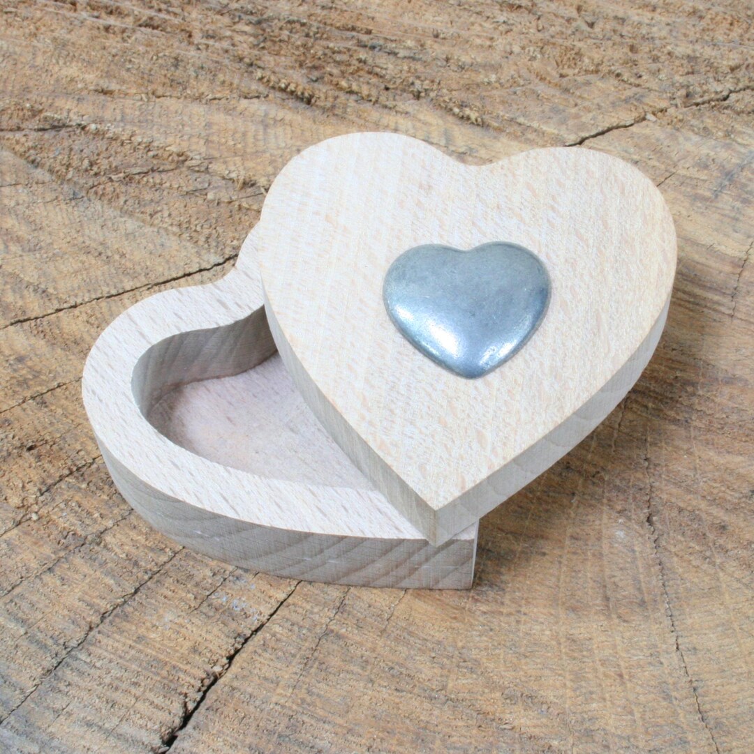Heart Shaped Wood Trinket Box With Hinged Lid Small Jewellery heart-shaped-wood-trinket-box-with-hinged-lid-small-jewellery