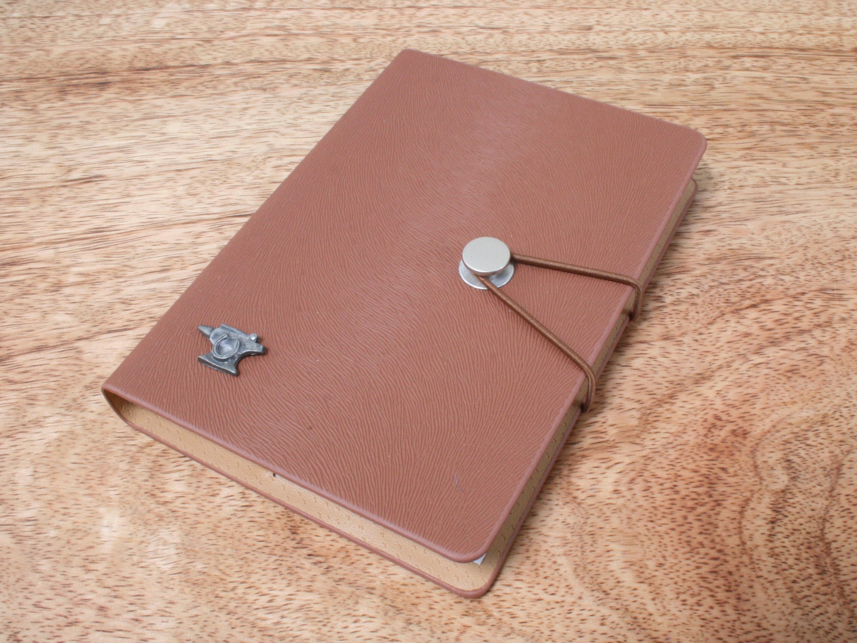 WEMATE 10 Pieces Notepad Holder Set Pocket Notebook - Included Mini Pocket Notepad Holder Set With 8 Memo Book Refills And Metal Pen For Meetings, Daily Records, And Notes 3 X 5 Inch (Brown)
