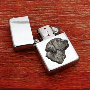 Encendedor de gasolina a prueba de viento para perros de caza con grabado personalizado gratuito. Regalo de cumpleaños para Labrador Spaniel Pointer.