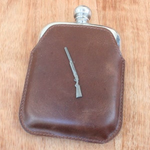 Escopetas y rifles, petaca de peltre de 4 oz, bolsa de cuero marrón, grabado personalizado gratis, regalo para el Día del Padre