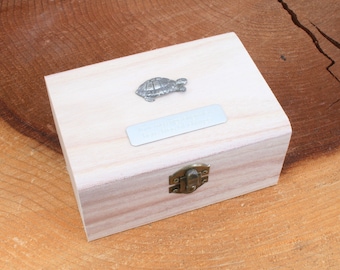 Tortoise Personalised Wooden Pet Ashes Urn or Burial Cast with FREE engraving   Message 374 un