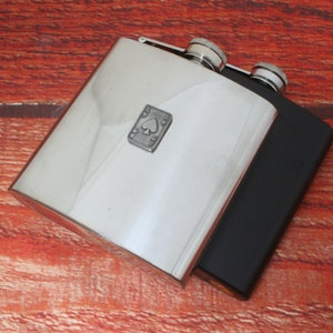 Flasque pour cartes à jouer et poker en acier inoxydable 6 oz ou noir mat Cadeau de mariage Cœurs Pique trèfle trèfle Cadeau fête des pères hf
