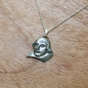 Shakespeare Necklace And Pewter Pendant Ladies Chain In Soft Pouch Macbeth Quill Father&#39;s Day Gift nl