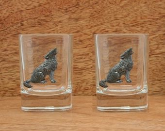 Pair of howling Coyote Dog Shot Glasses Crystal with Pewter Motifs 399 sg