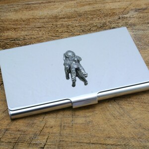 Space & Rockets Metall Business Kreditkartenhalter mit personalisierter kostenloser Gravur Geburtstagsgeschenk Erde Saturn Geburtstagsgeschenk mch